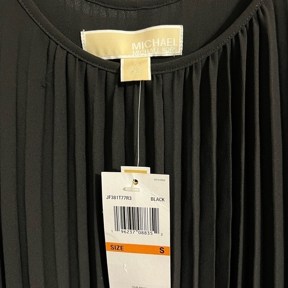 Michael Kors pleated sleeveless dress size S. New with tag but no belt. - Picture 5 of 7